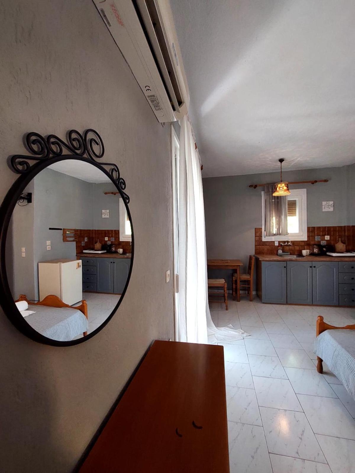 Georgia Apartments Стафилос Екстериор снимка