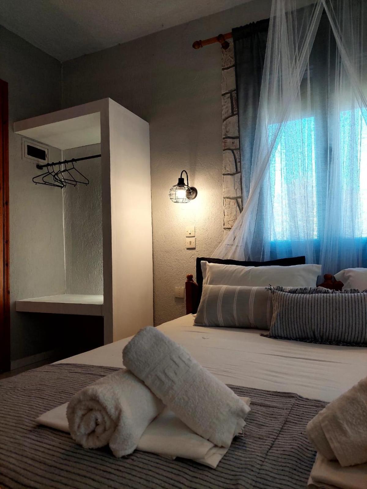 Georgia Apartments Стафилос Стая снимка
