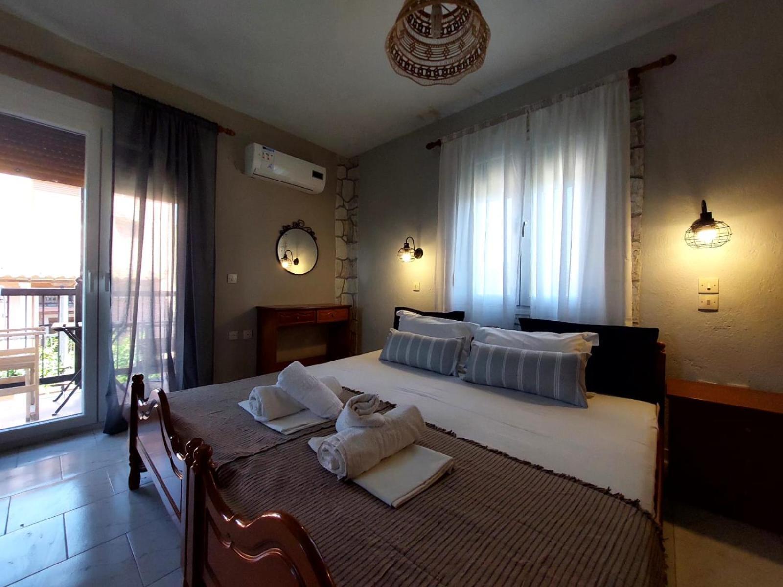 Georgia Apartments Стафилос Стая снимка